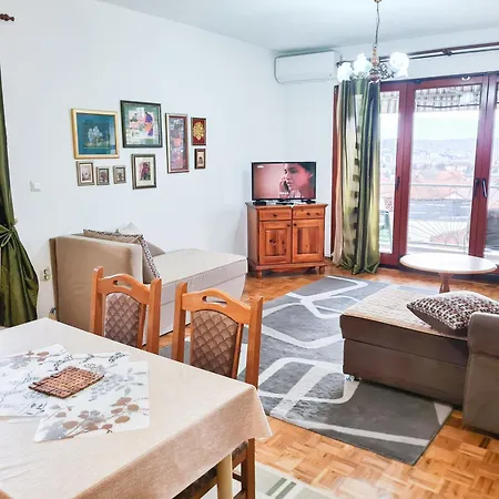 Urbanscape + Free Private Parking *